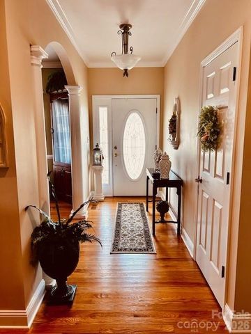 69 Isaac Creek Drive 22, Hickory, NC 28601