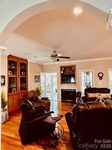 69 Isaac Creek Drive 22, Hickory, NC 28601