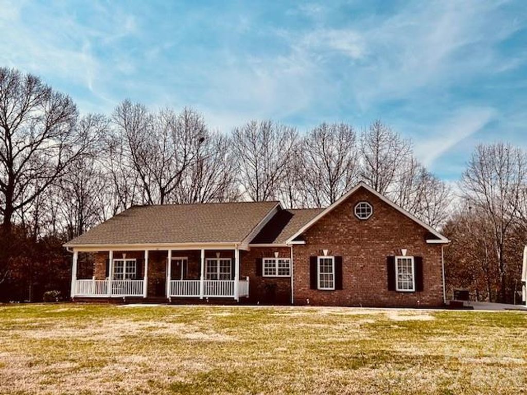 69 Isaac Creek Drive 22, Hickory, NC 28601