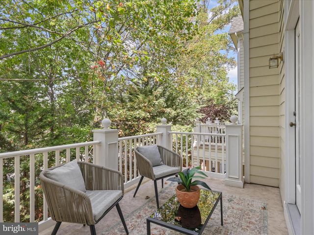 4086 CLOVET DR #32, Fairfax, VA 22030