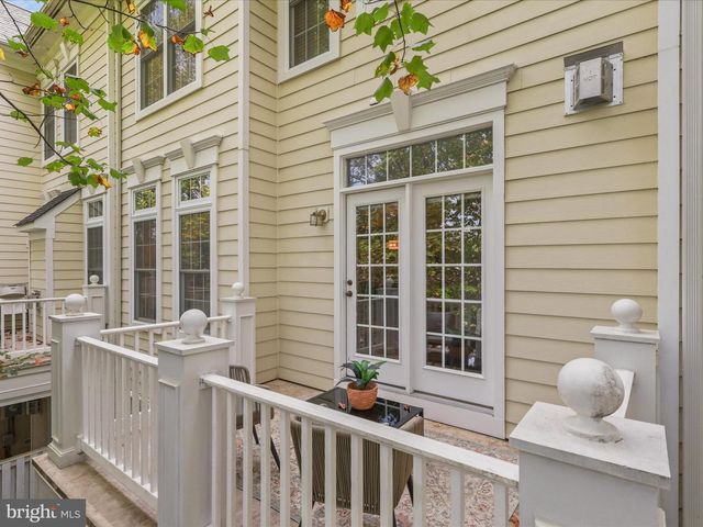 4086 CLOVET DR #32, Fairfax, VA 22030