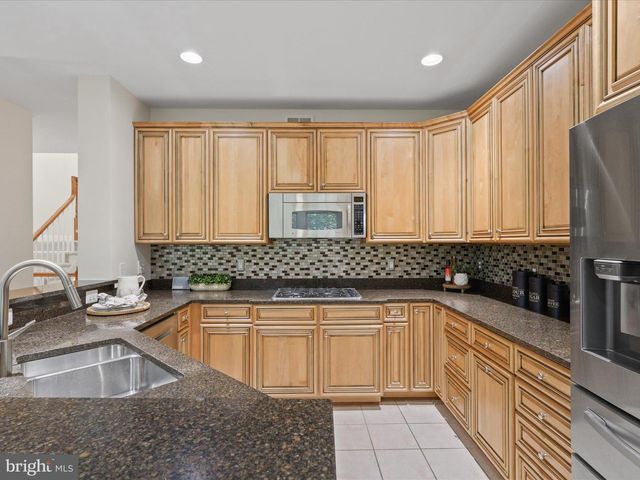 4086 CLOVET DR #32, Fairfax, VA 22030