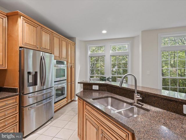 4086 CLOVET DR #32, Fairfax, VA 22030