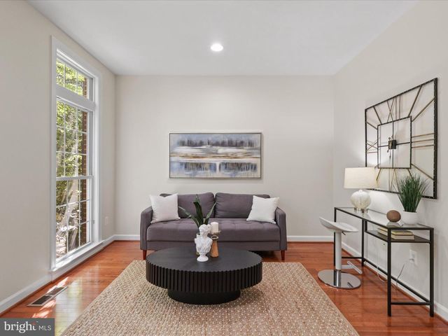 4086 CLOVET DR #32, Fairfax, VA 22030