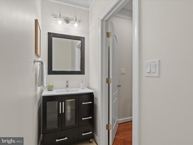 4086 CLOVET DR #32, Fairfax, VA 22030