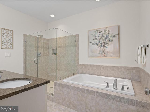 4086 CLOVET DR #32, Fairfax, VA 22030