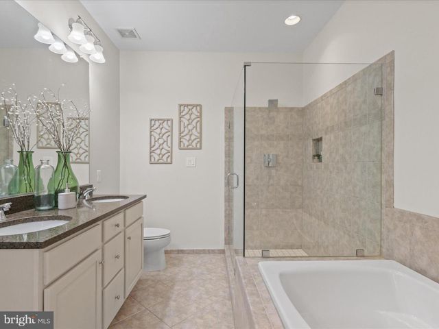 4086 CLOVET DR #32, Fairfax, VA 22030