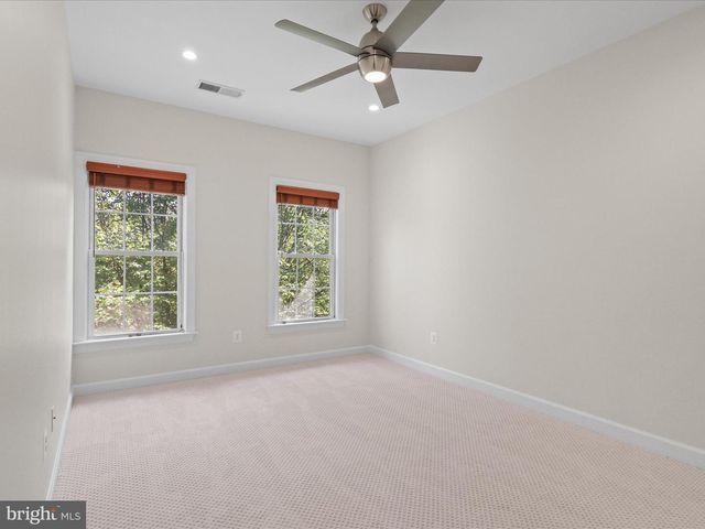 4086 CLOVET DR #32, Fairfax, VA 22030