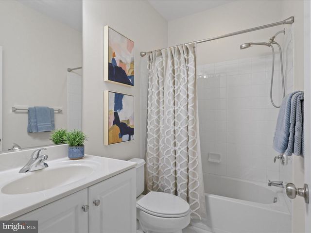 4086 CLOVET DR #32, Fairfax, VA 22030