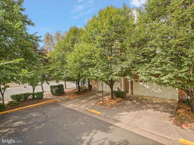 4086 CLOVET DR #32, Fairfax, VA 22030