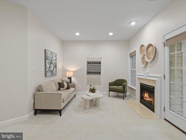 4086 CLOVET DR #32, Fairfax, VA 22030