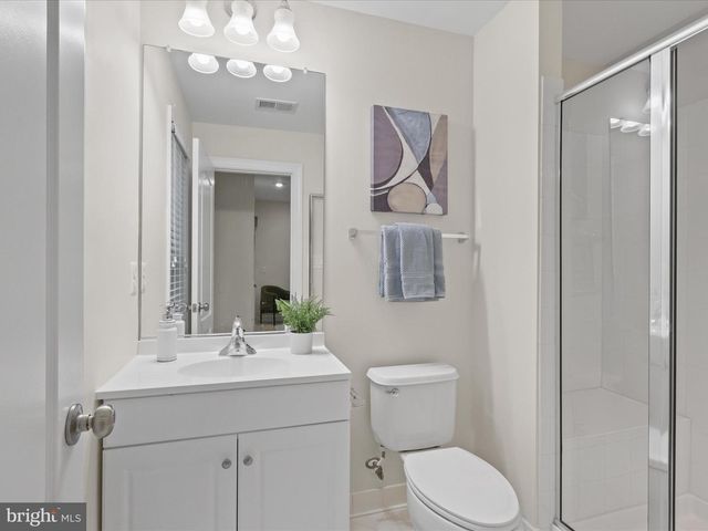 4086 CLOVET DR #32, Fairfax, VA 22030