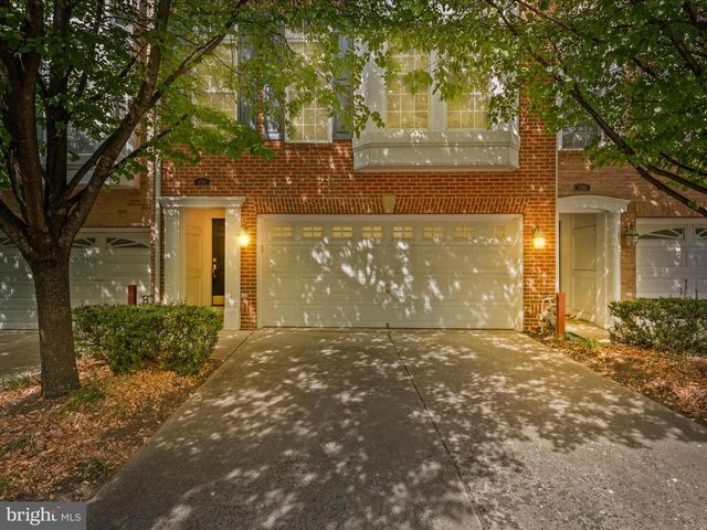 4086 CLOVET DR #32, Fairfax, VA 22030