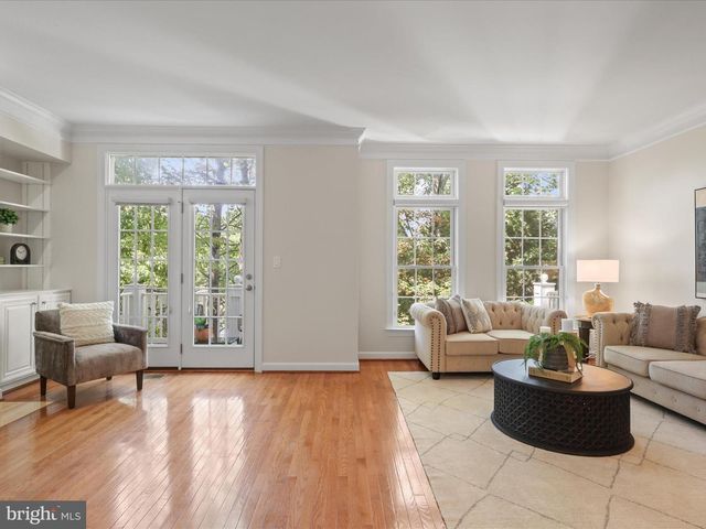 4086 CLOVET DR #32, Fairfax, VA 22030