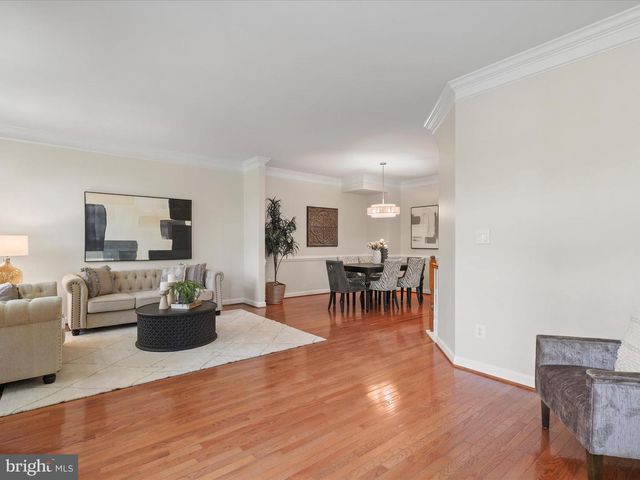4086 CLOVET DR #32, Fairfax, VA 22030