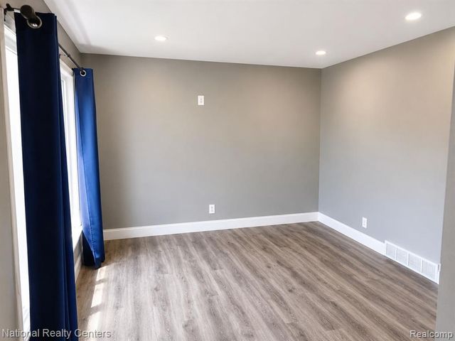 11700 Auburn Street, Detroit, MI 48228
