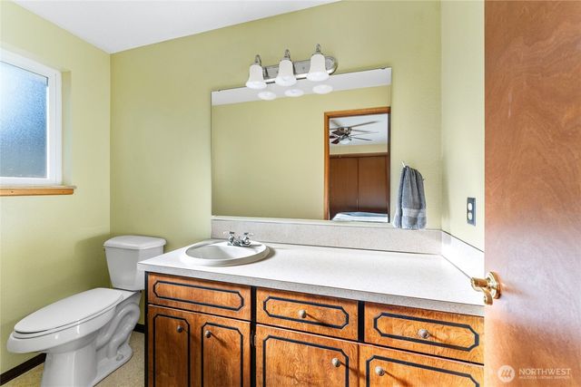 2212 Maxine Street SE, Lacey, WA 98503