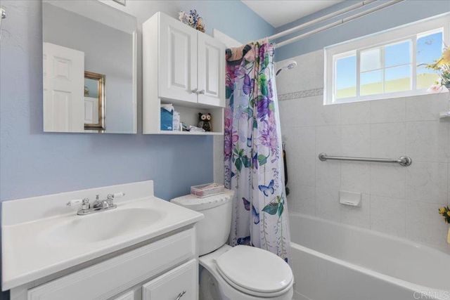 8773 Leigh Ave, Spring Valley, CA 91977