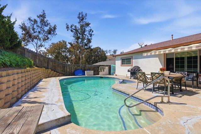 8773 Leigh Ave, Spring Valley, CA 91977