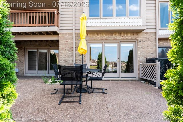 18048 Blue Heron Drive, Northville, MI 48168
