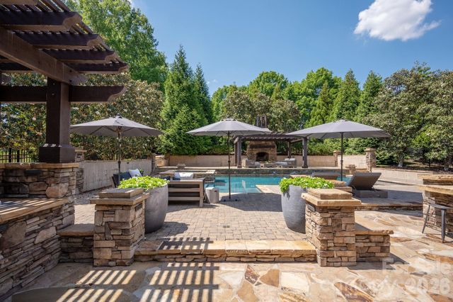 406 Creeping Cedar Court, Waxhaw, NC 28173