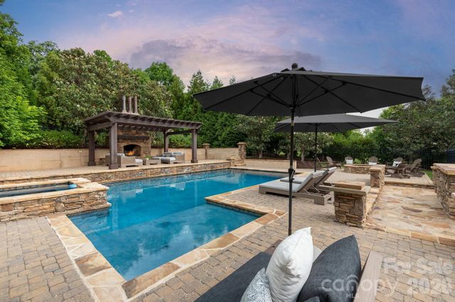 406 Creeping Cedar Court, Waxhaw, NC 28173