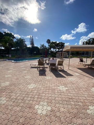 25 Abbey Lane 308, Delray Beach, FL 33446