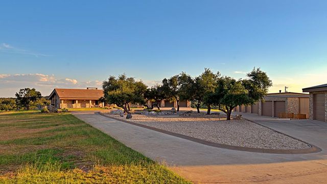 4481 S Medina Hwy, Kerrville, TX 78028