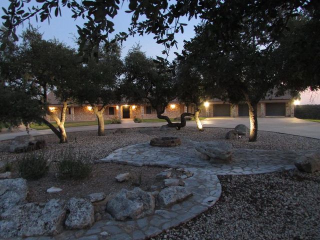 4481 S Medina Hwy, Kerrville, TX 78028