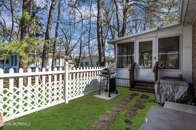 13 Michigan Avenue, Whiting, NJ 08759