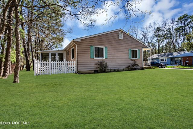 13 Michigan Avenue, Whiting, NJ 08759