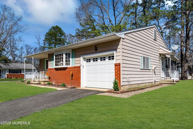 13 Michigan Avenue, Whiting, NJ 08759