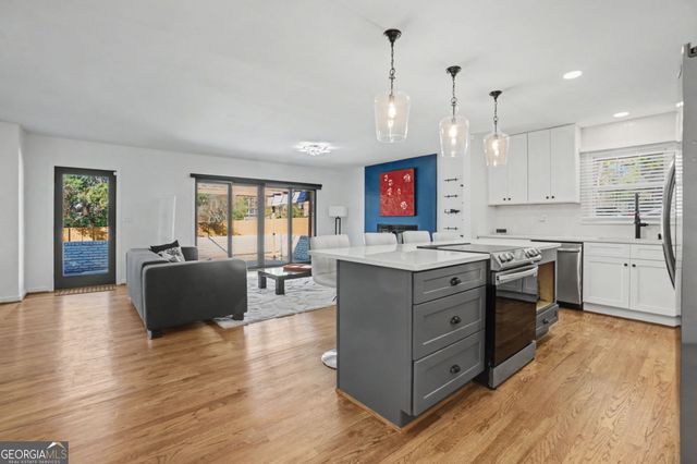 7330 Hunters Branch Drive NE, Atlanta, GA 30328