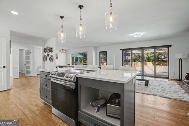 7330 Hunters Branch Drive NE, Atlanta, GA 30328