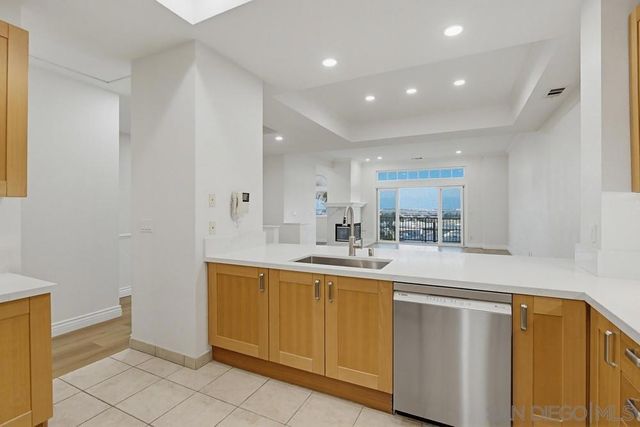 2078 San Diego, San Diego, CA 92110