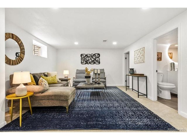 2828 Birch St, Denver, CO 80207