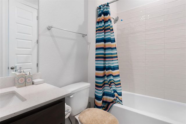 316 Amista DR, Liberty Hill, TX 78642