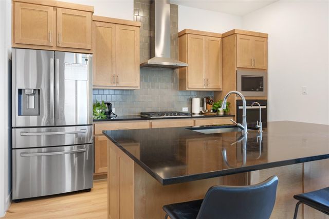 316 Amista DR, Liberty Hill, TX 78642