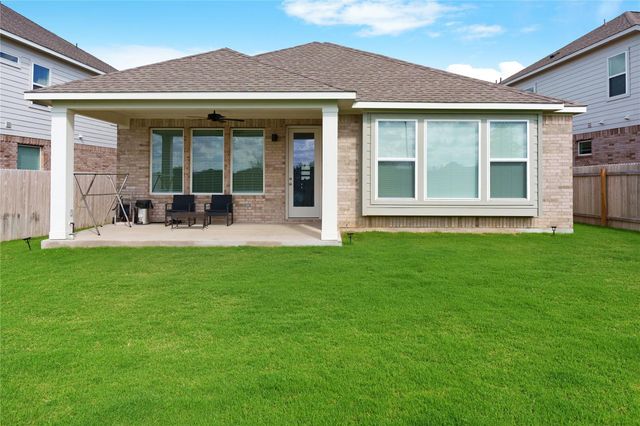 316 Amista DR, Liberty Hill, TX 78642