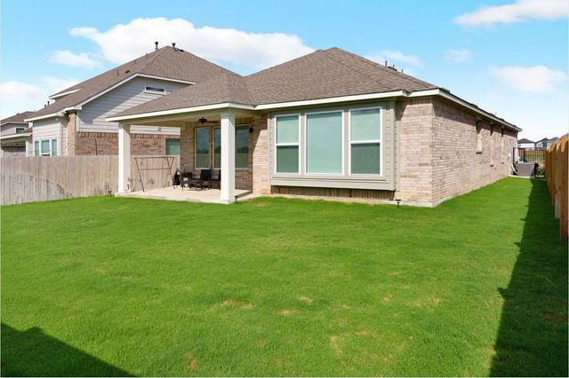 316 Amista DR, Liberty Hill, TX 78642