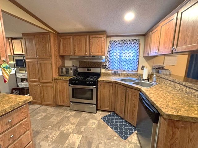 1300 Hamilton Street S, Salem, IL 62881