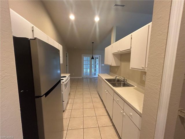 4537 SW 10th AVE, Cape Coral, FL 33914