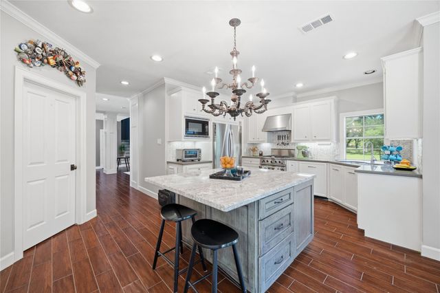 9500 Live Oak Court, Manvel, TX 77578