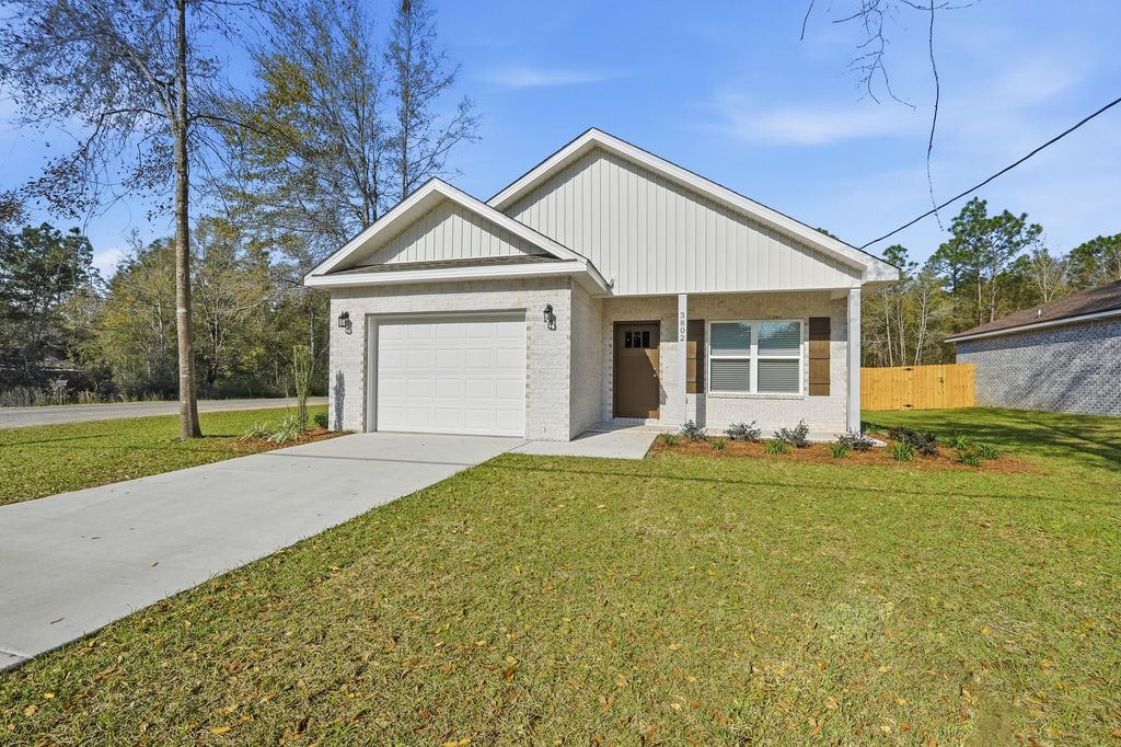 3802 Golden Acres Circle, Crestview, FL 32539