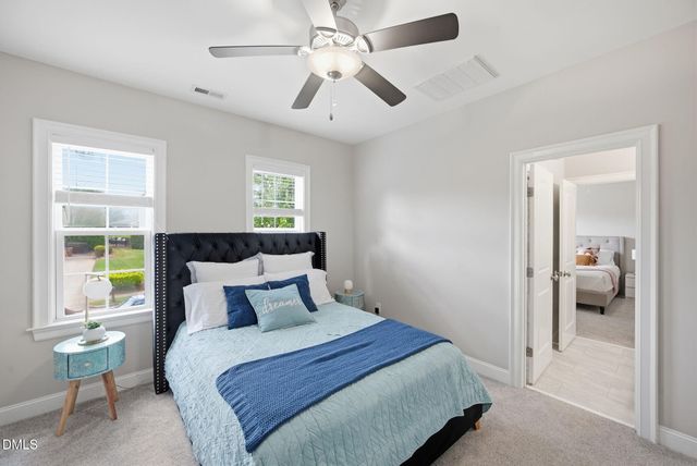917 Cambridge Hall Loop, Apex, NC 27539