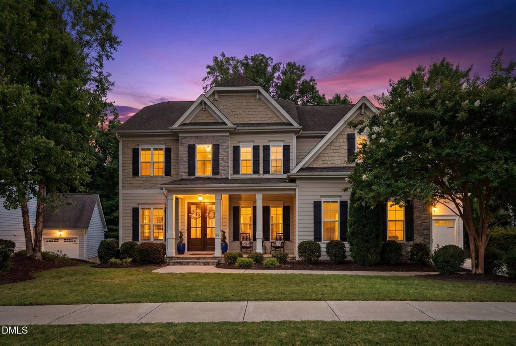 917 Cambridge Hall Loop, Apex, NC 27539