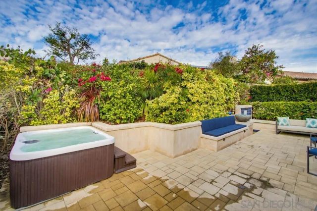 7938 Lusardi Creek Ln, San Diego, CA 92127