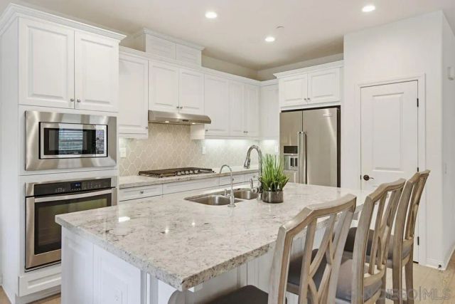 7938 Lusardi Creek Ln, San Diego, CA 92127