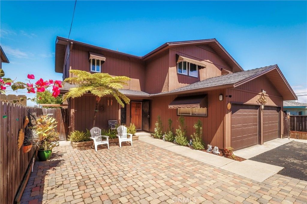 Image 1 of property listing at 487 & 489 Estero, Morro Bay, CA 93442