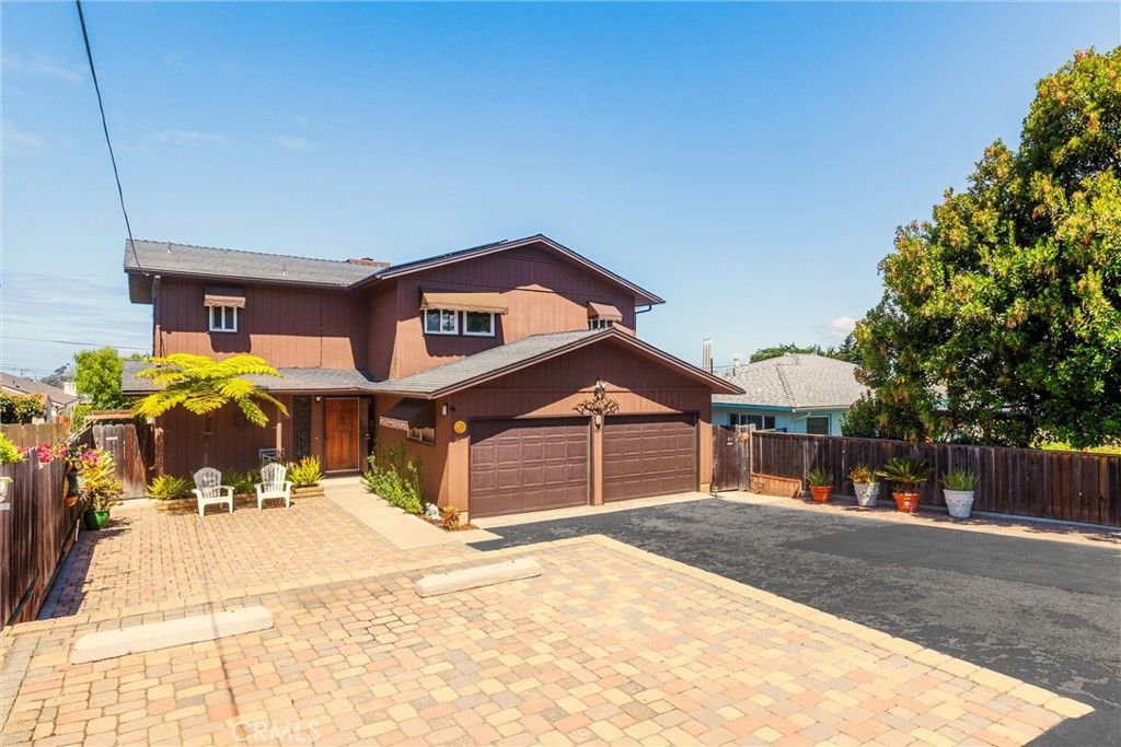 Image 4 of property listing at 487 & 489 Estero, Morro Bay, CA 93442